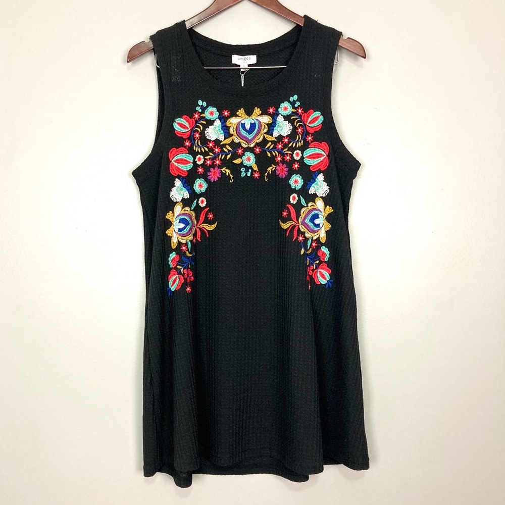 Umgee Floral Embroidered Sleeveless Dress Women’s Size S Waffle Knit Scoop Neck